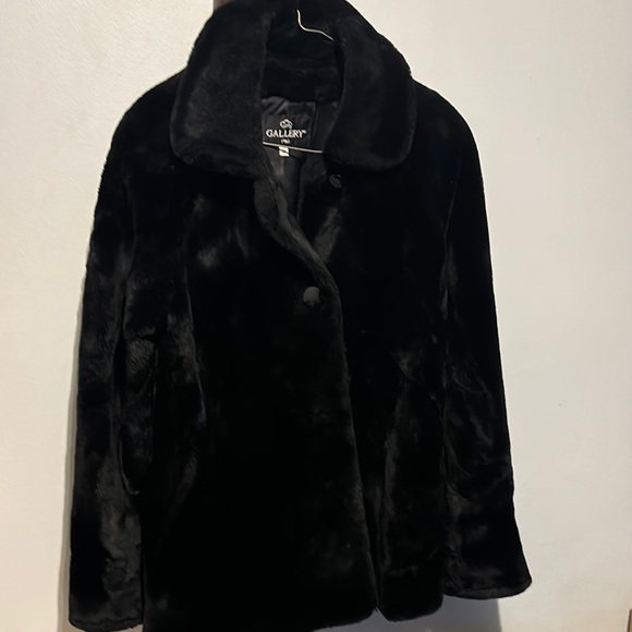 Gallery Black 1950’s faux fur Swing Coat - Picture 3 of 9